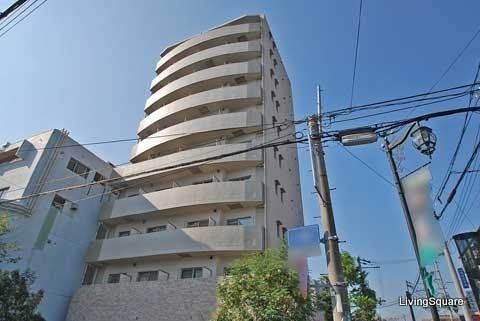 西宮北口駅徒歩3分のシングルライフ。
駅近、人通りが多く女性の方に特におすすめの物件です。