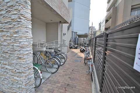 ウインズコート甲風園 駐輪場